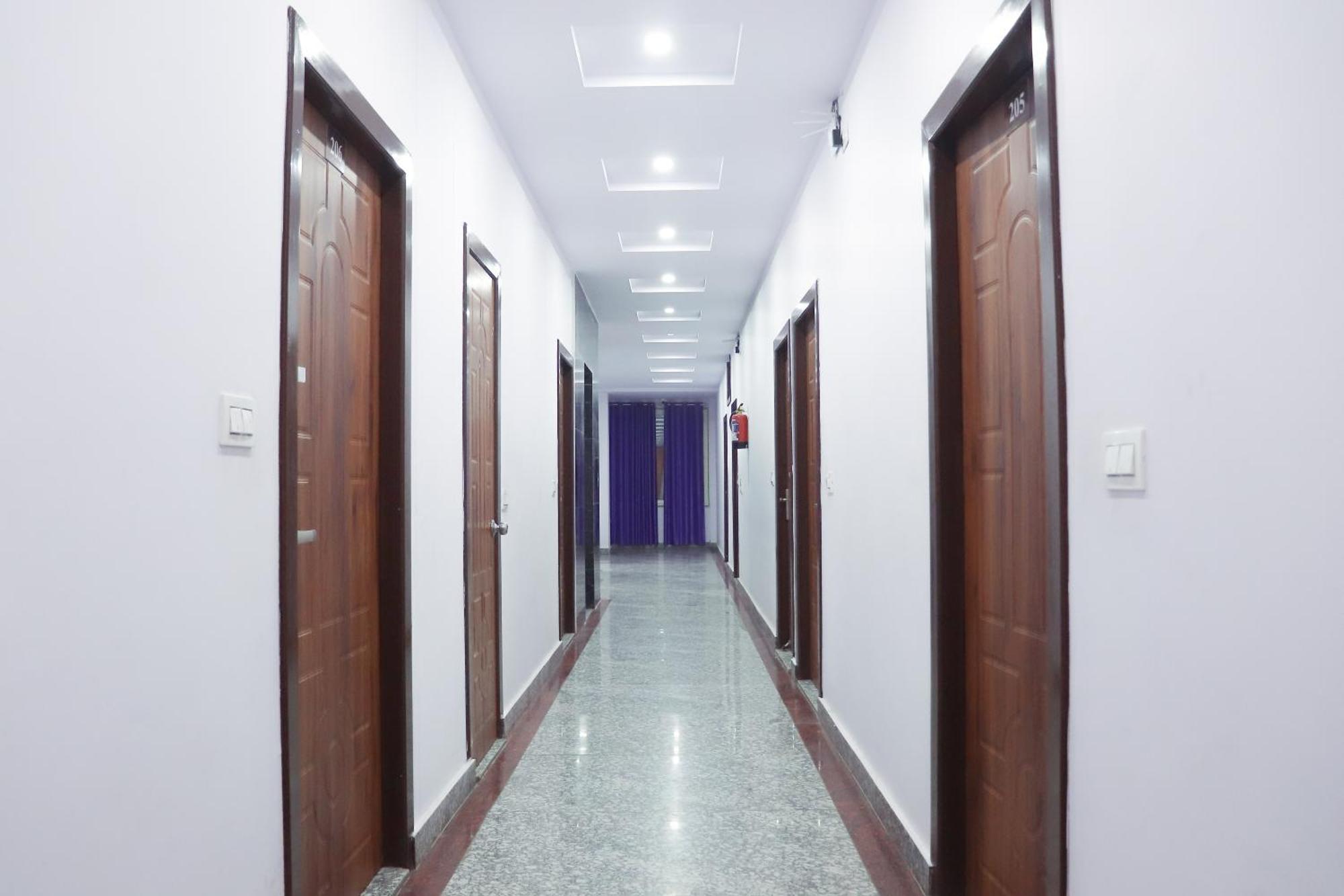The Royal Galaxy Hotel Rishikesh Room photo